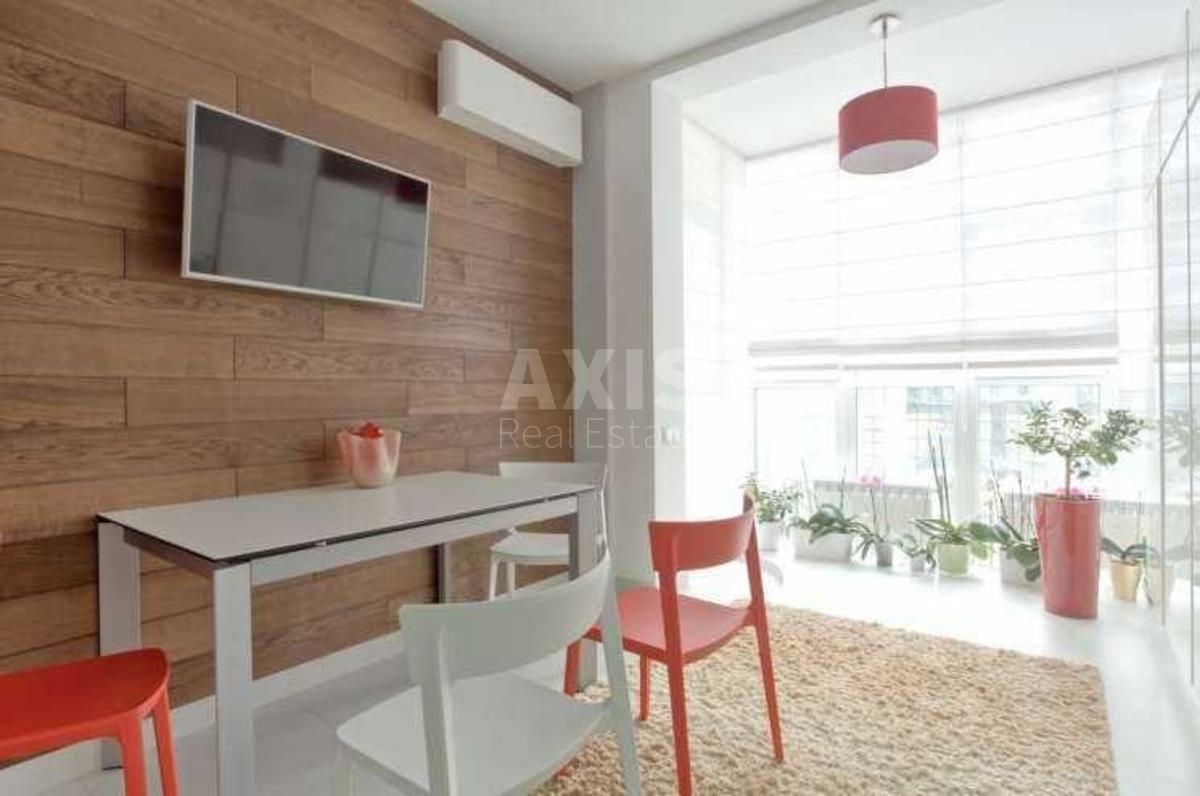 3k apartment vul. Dragomyrova Myhajla 181