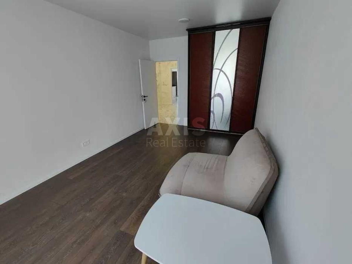 3k apartment vul. Metrologichna 1096