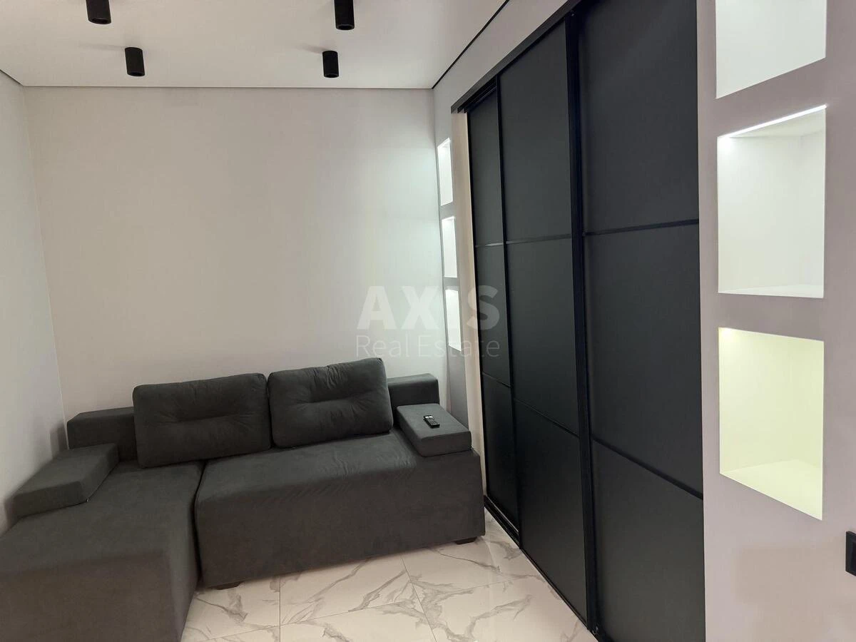 1k apartment pr-t Berestejskij 11Б712672