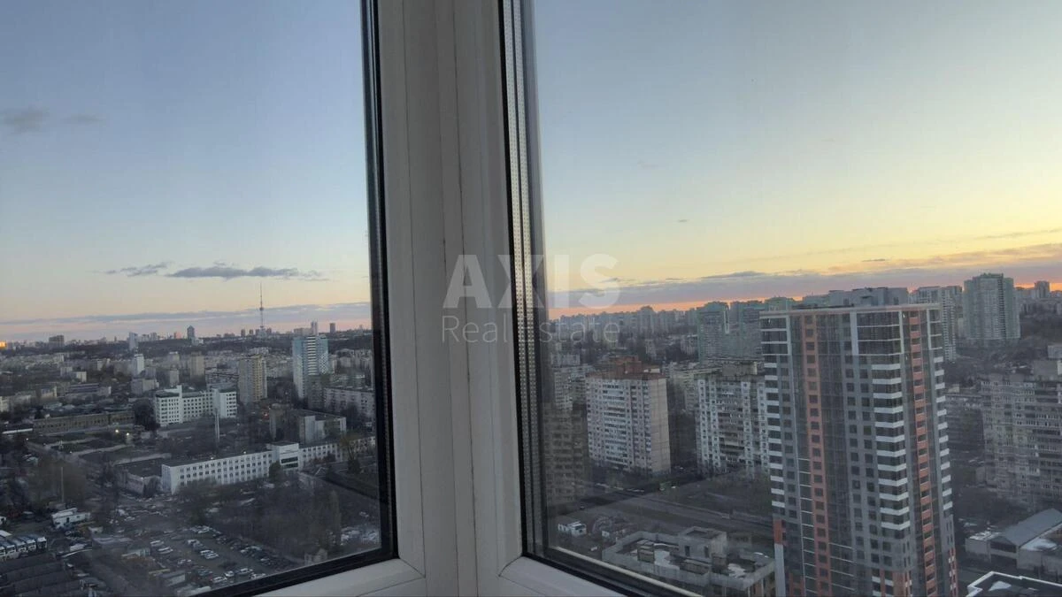 4к квартира ул. Бережанская 156755614