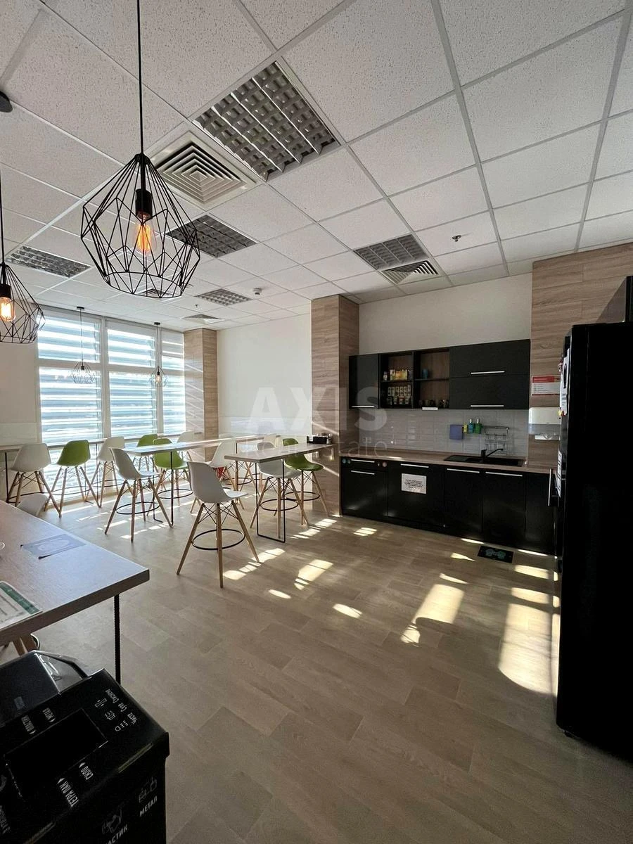 Office vul. Amosova Mykoly 12, 915m2692449