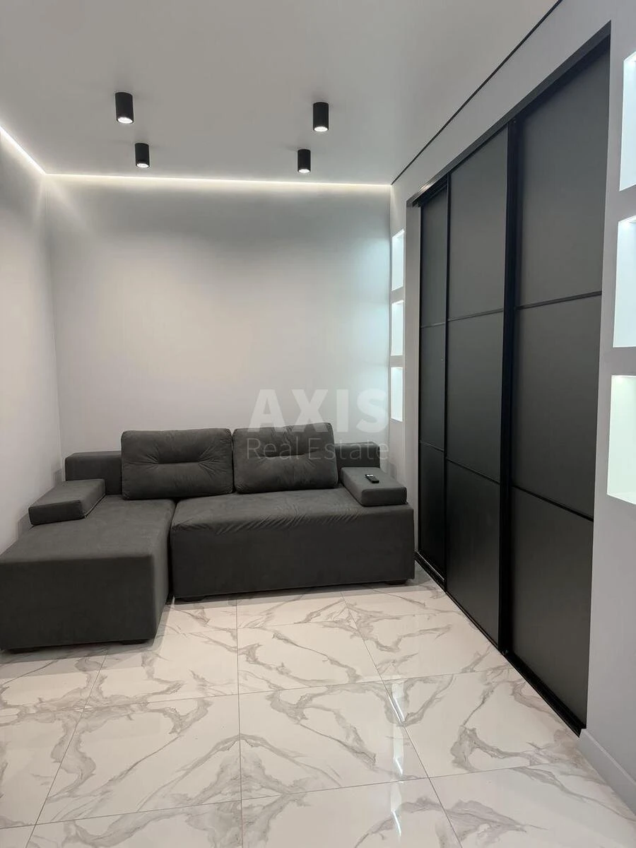 1k apartment pr-t Berestejskij 11Б712671