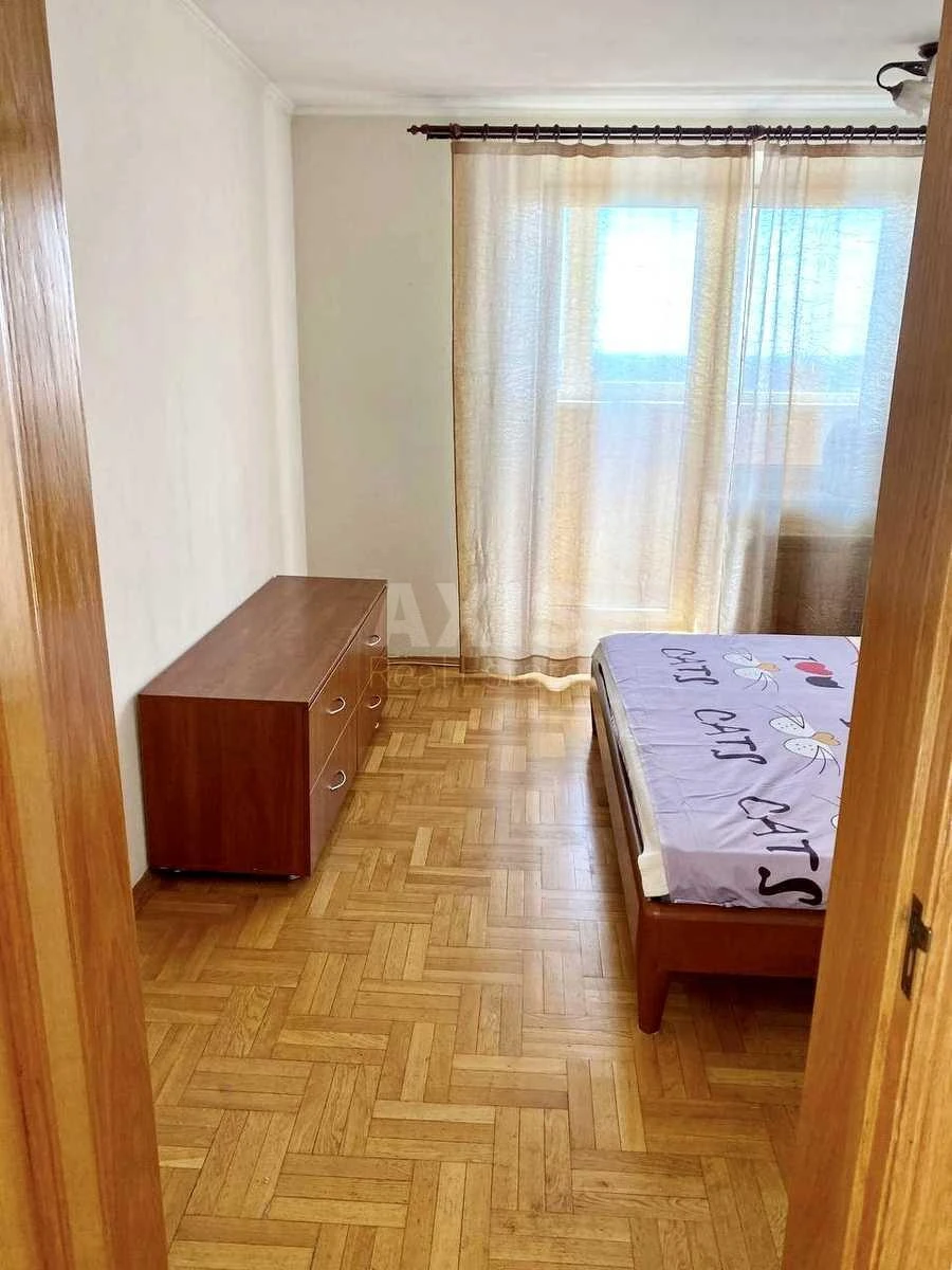 2к квартира пл. Святошинская 1705403