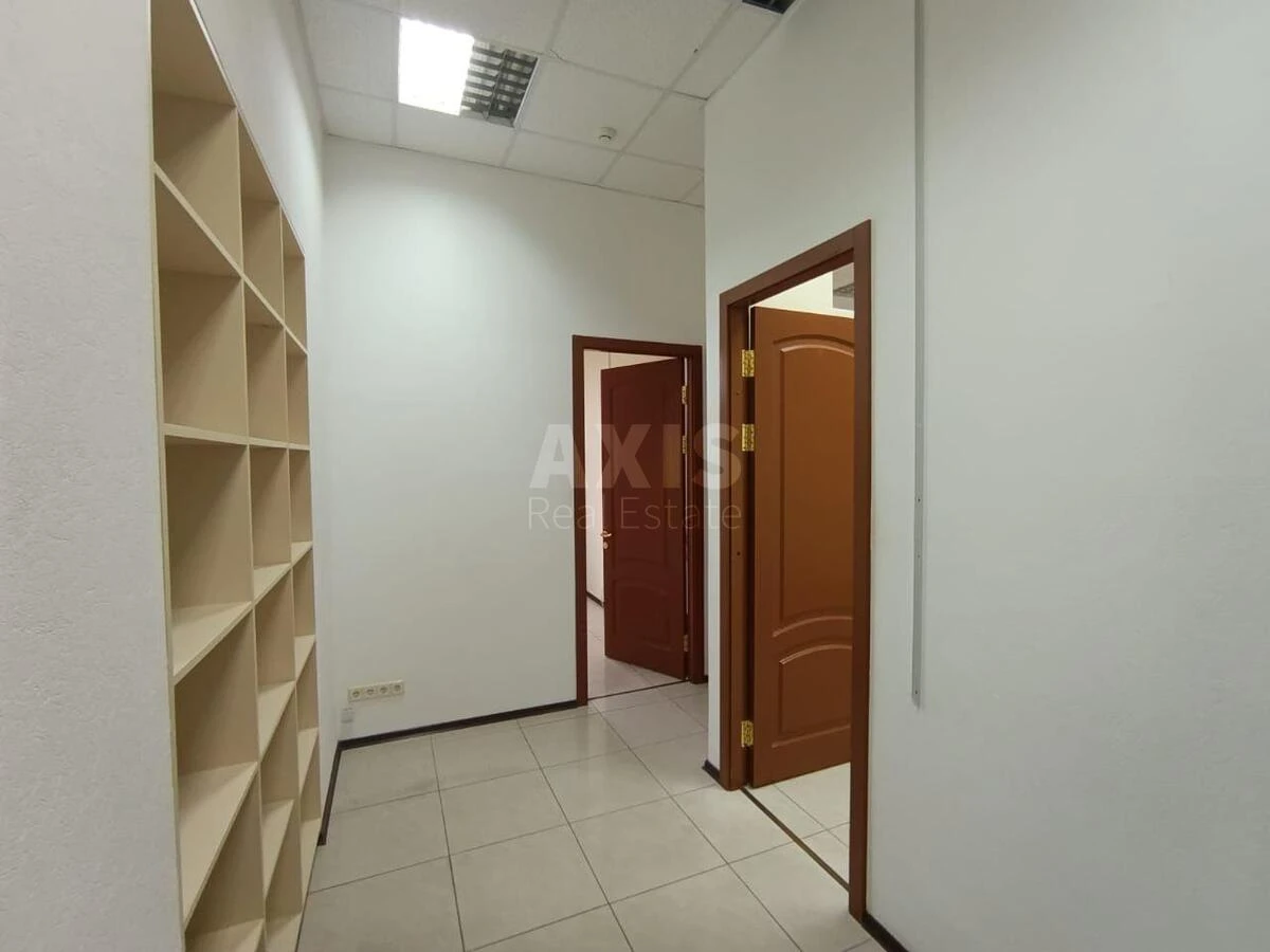 Office vul. Volodymyrs'ka 47, 252m2699598