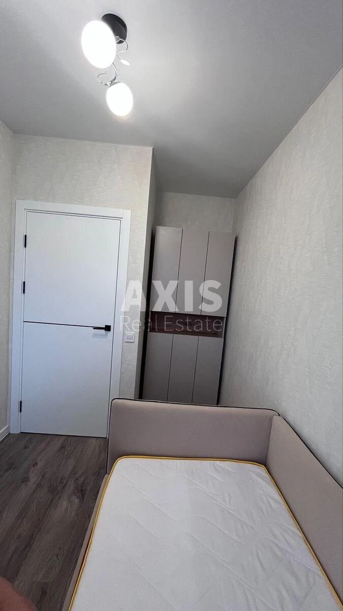 2k apartment pr-t Berestejskij 67712608