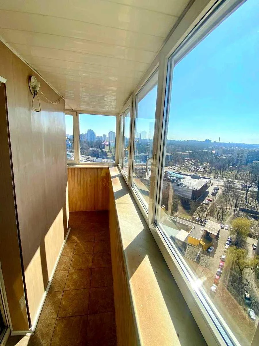 2k apartment pl. Svjatoshyns'ka 1705402