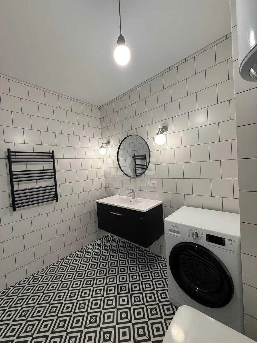 1k apartment nab. Dniprovs'ka 15699346