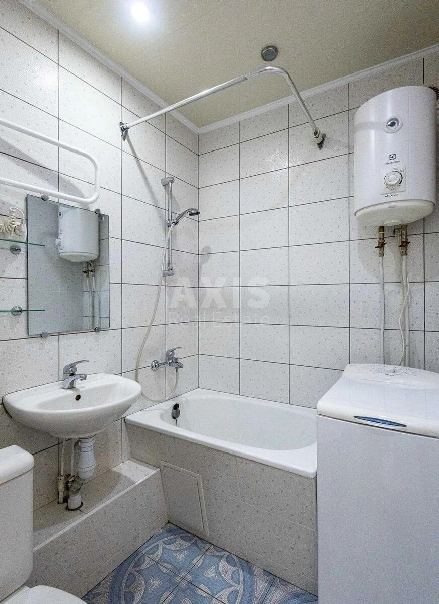 1k apartment vul. Bilorus'ka 15Б7008411