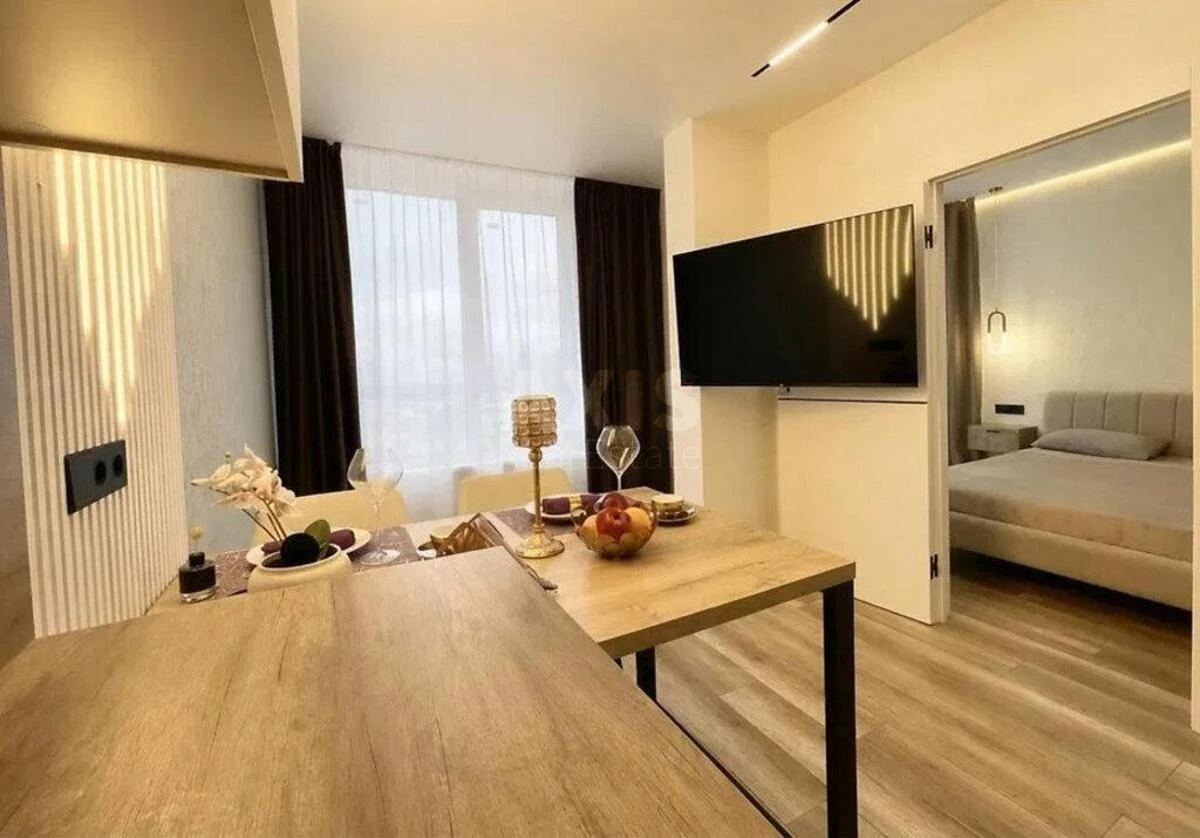 1k apartment nab. Dniprovs'ka 17К693320