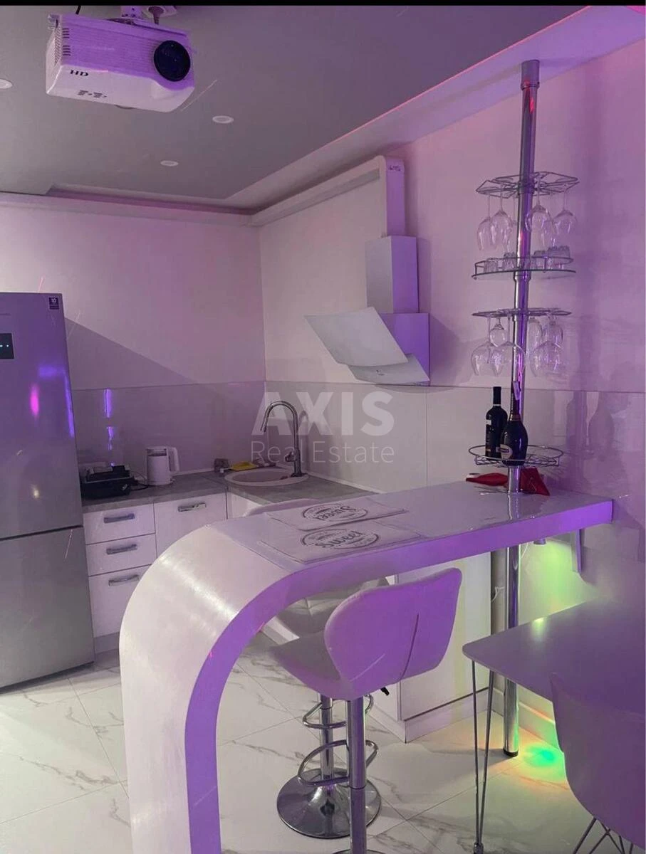 2k apartment pr-t Berestejskij 5В69367