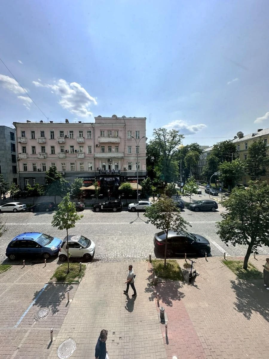 Офис ул. Хмельницкого Богдана 32, 42м26791711