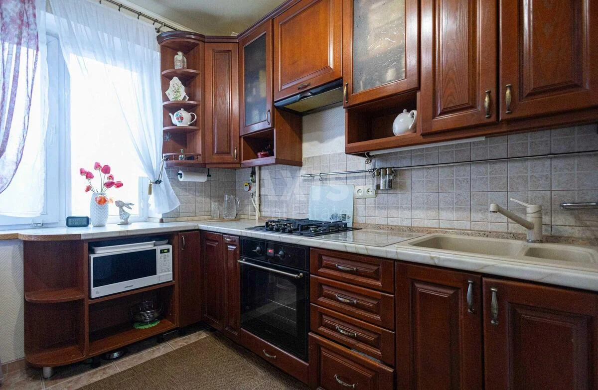 3к квартира вул. Гайдай Зої 10