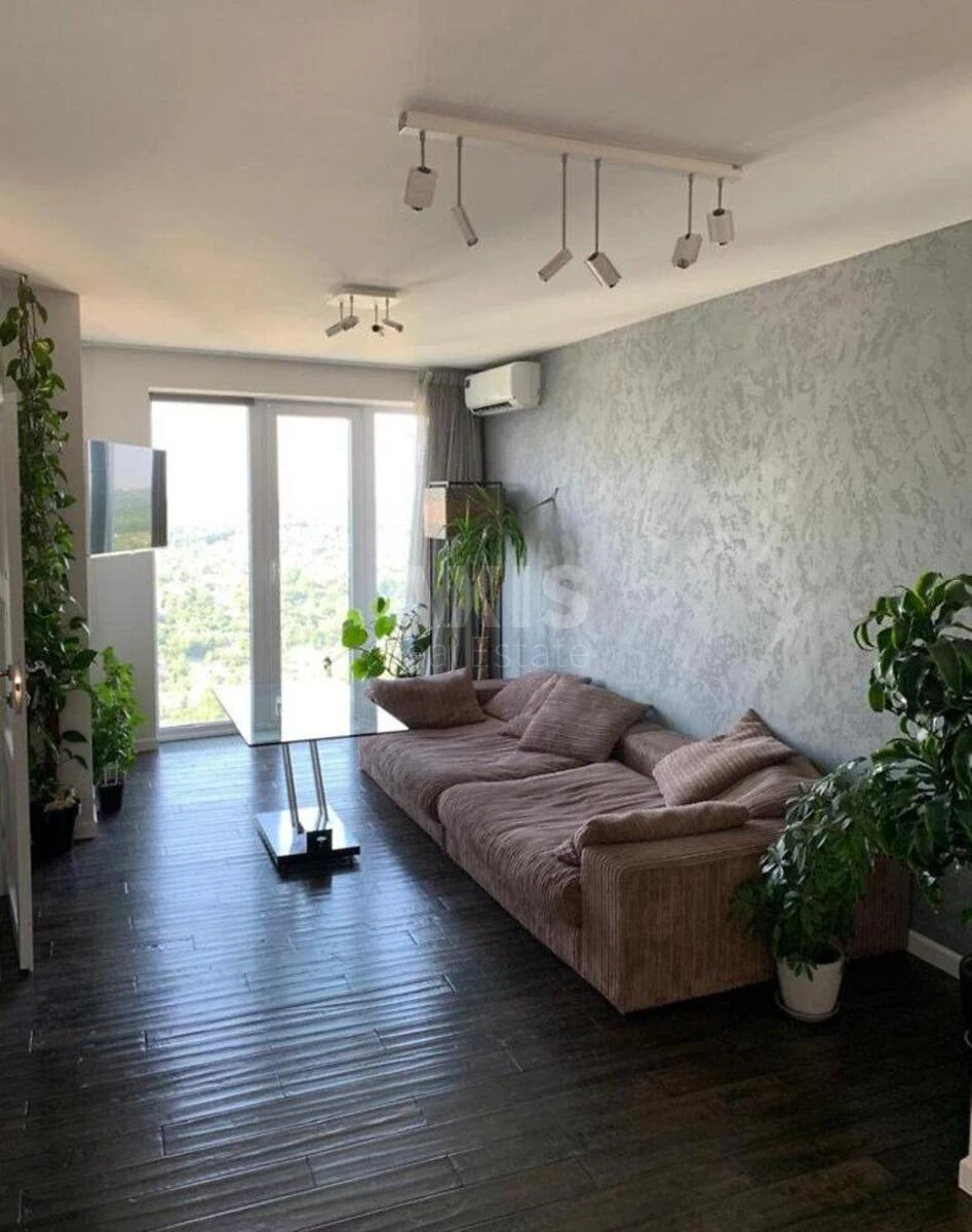 2k apartment prov. Motornyj 9711130