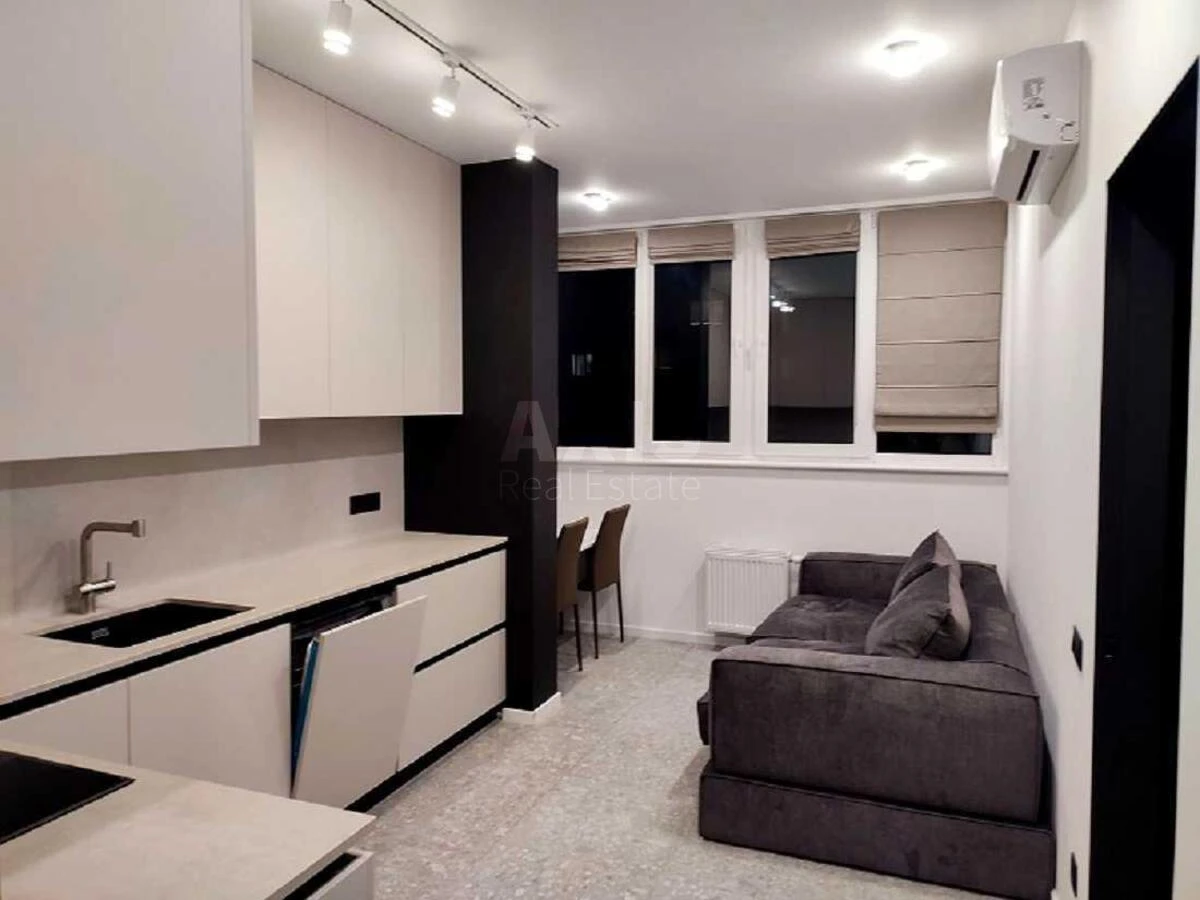 1k apartment vul. L'vivs'ka 15710990