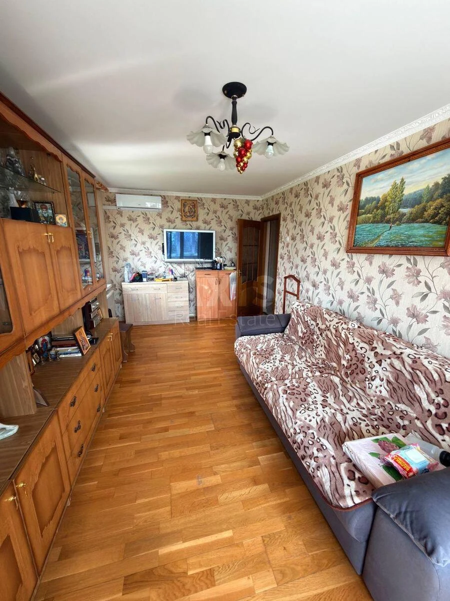 2к квартира ул. Ушинского 18700254