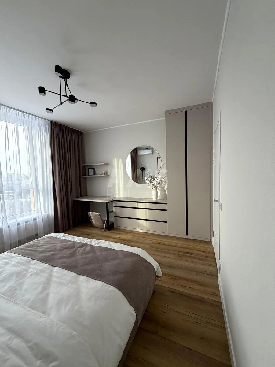 2k apartment pr-t Berestejskij 67654857