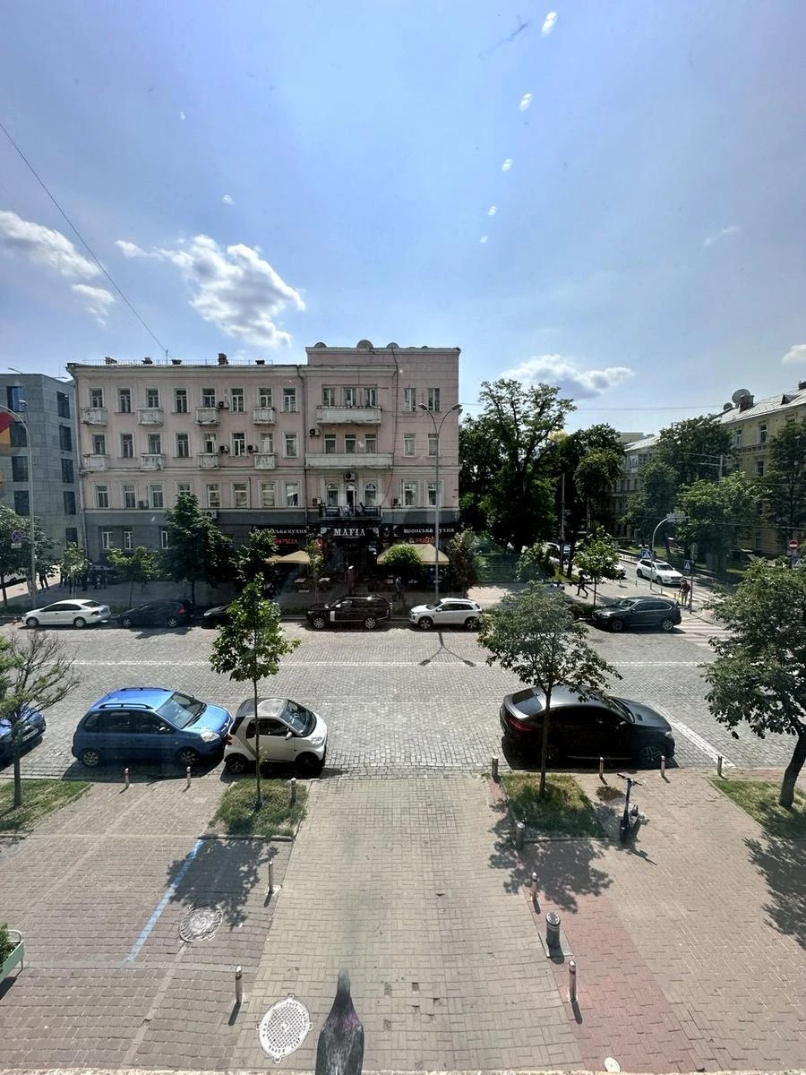 Офис ул. Хмельницкого Богдана 32, 42м26791714