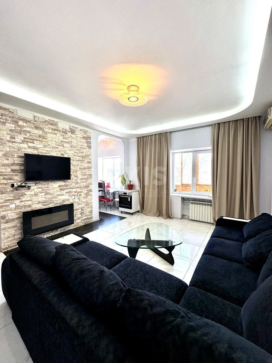 3k apartment vul. Kruglouniversytets'ka 2/1687150