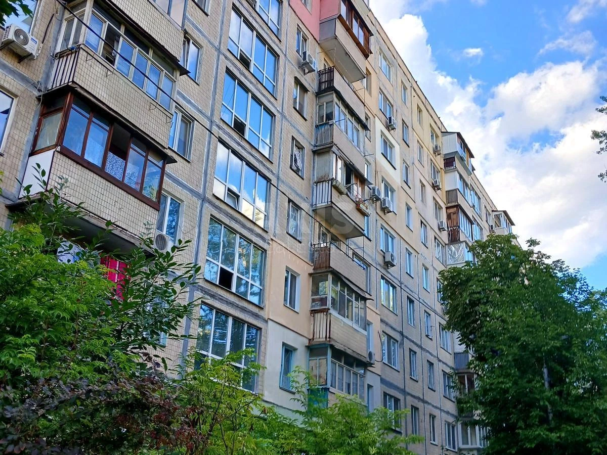 3к квартира ул. Анатолия Соловьяненко 14689377