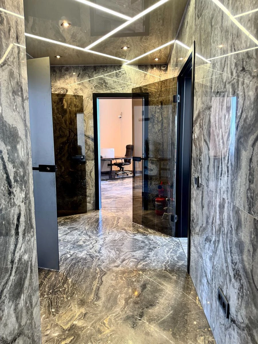 Office vul. Lypkivs'kogo Vasylja Mytropolyta 16В, 248m2694101