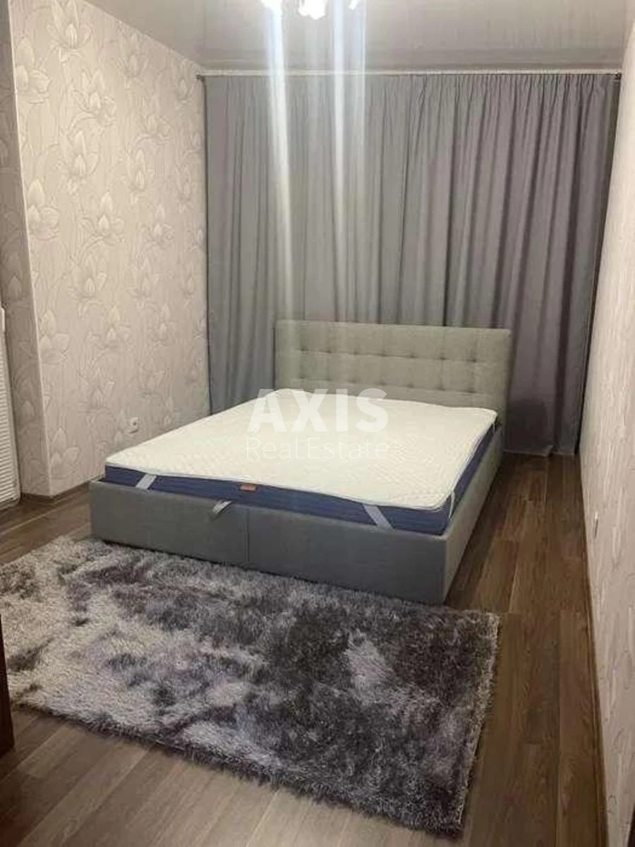 2к квартира ул. Владимира Наумовича 6272413