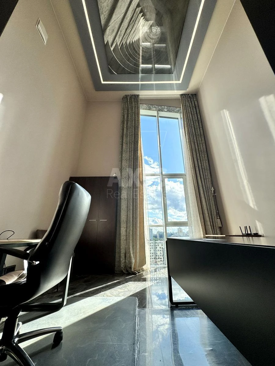 Office vul. Lypkivs'kogo Vasylja Mytropolyta 16В, 248m2694102
