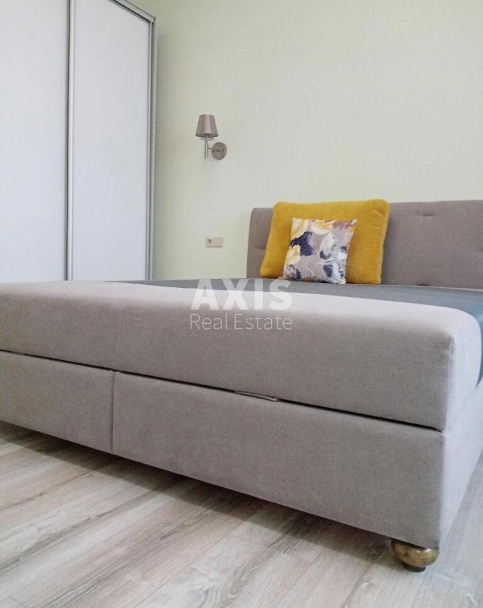 2k apartment vul. Mykil's'ko-Slobids'ka 1703044