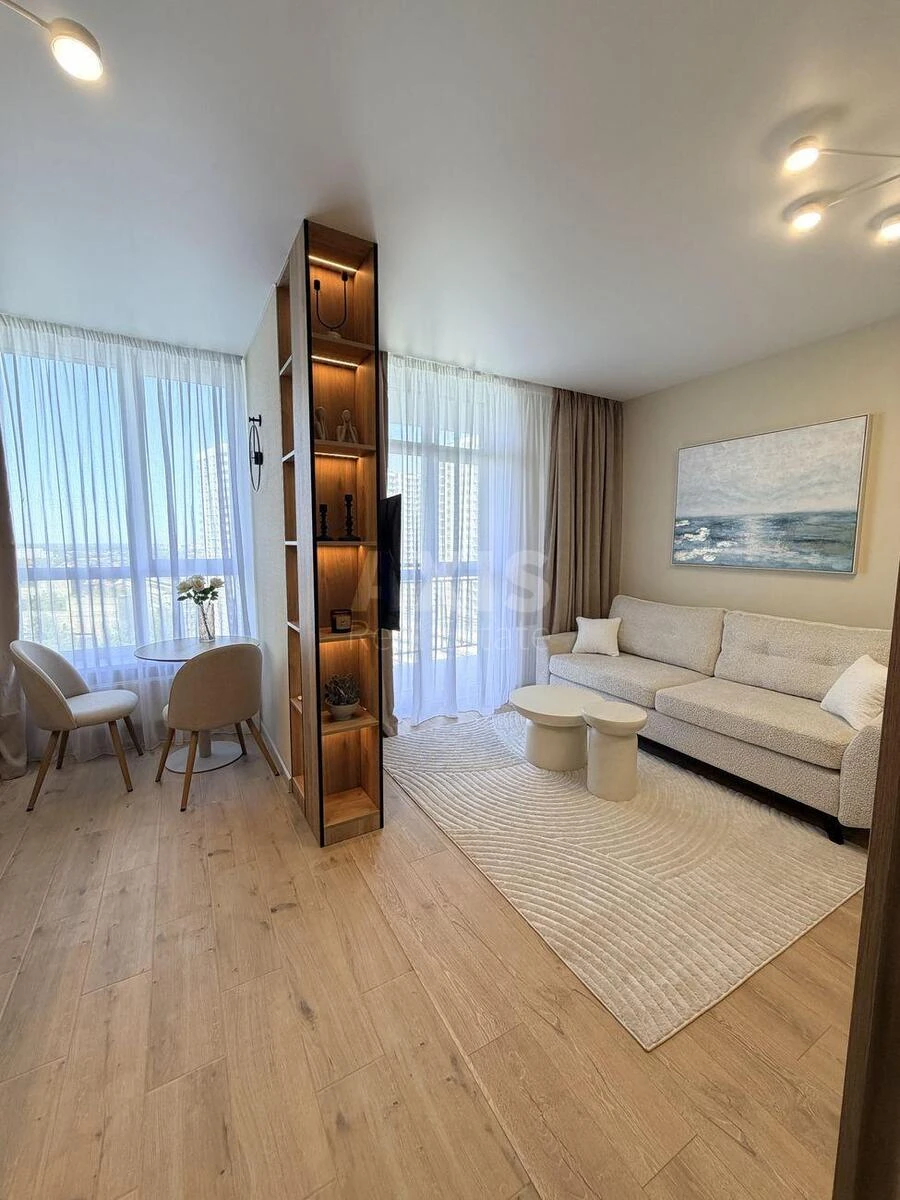 1k apartment pr-t Glushkova Akademika 42701103