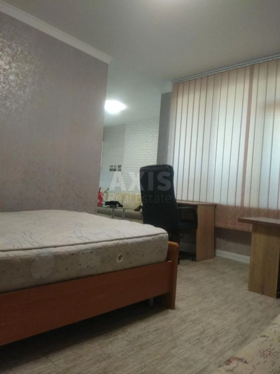 1k apartment pr-t Berestejskij 71А706786