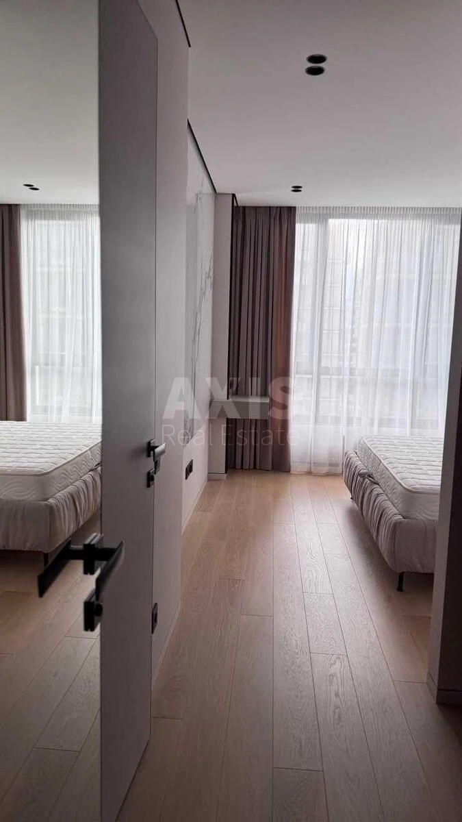 1k apartment vul. Saljutna 2Б696506