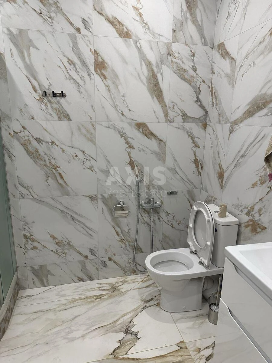 1k apartment vul. Novoukrai'ns'ka 24696944