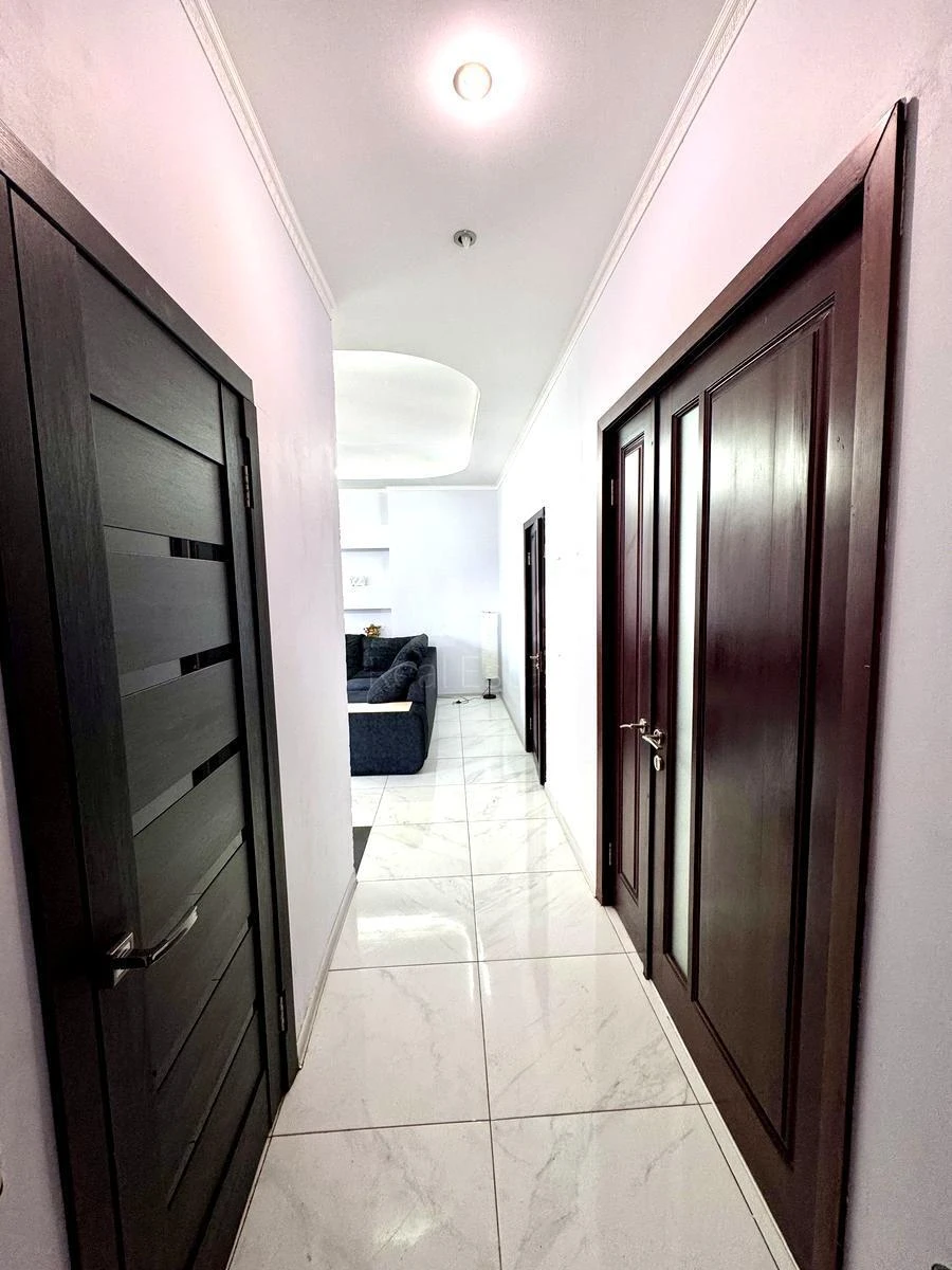 3k apartment vul. Kruglouniversytets'ka 2/1687158