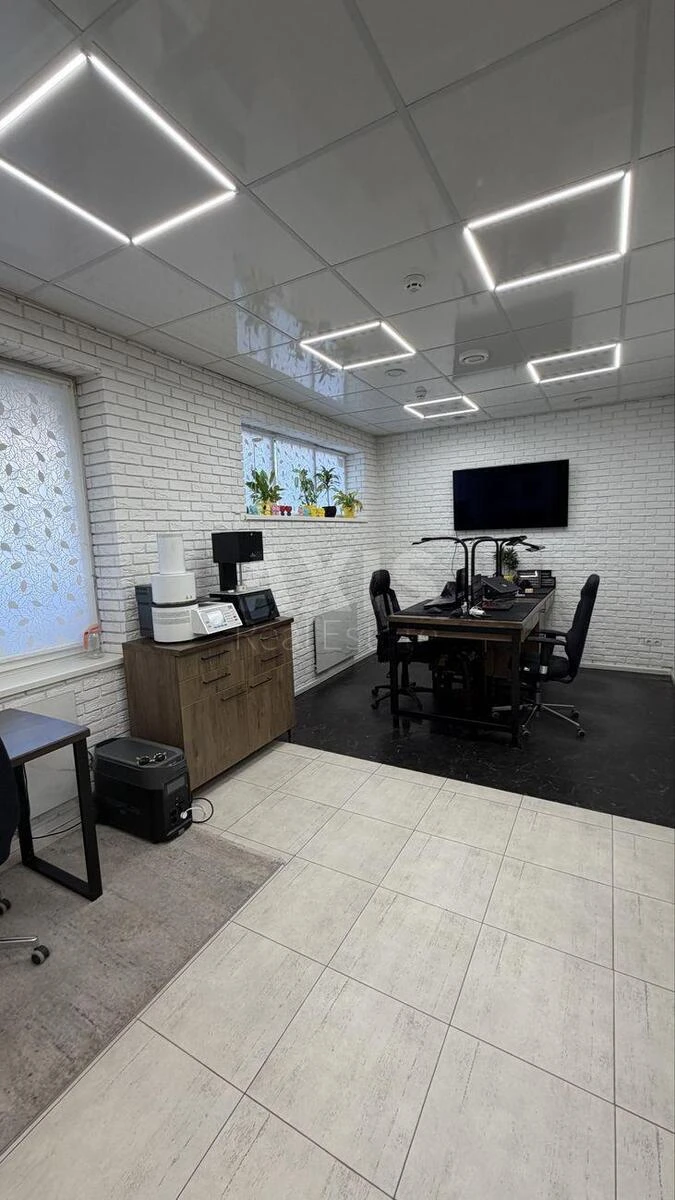 Office vul. Krushel'nyc'koi' Solomii' 13, 60m27062312