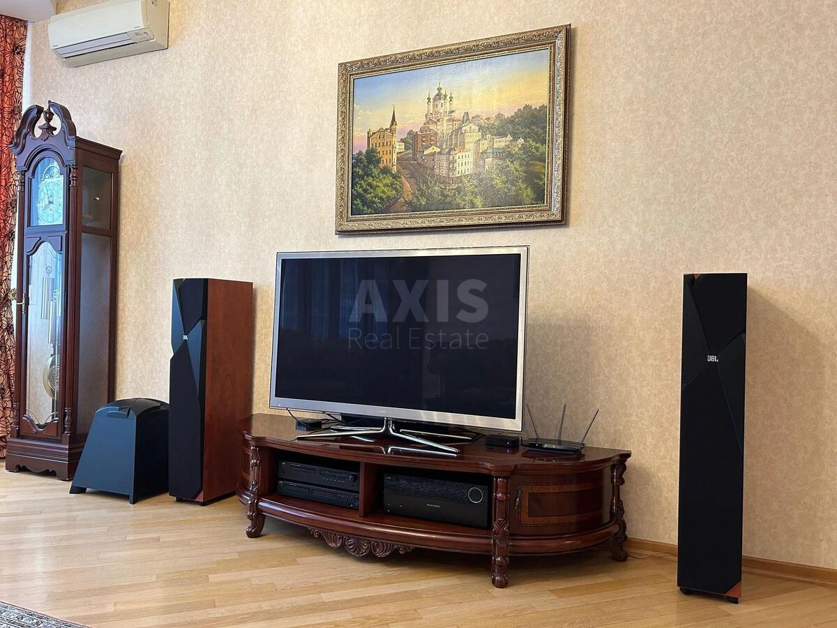 3k apartment vul. Moldavs'ka 2696416