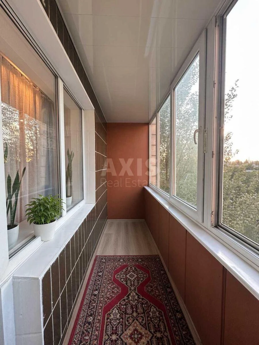 2к квартира пр-т Леся Курбаса 3Г712573