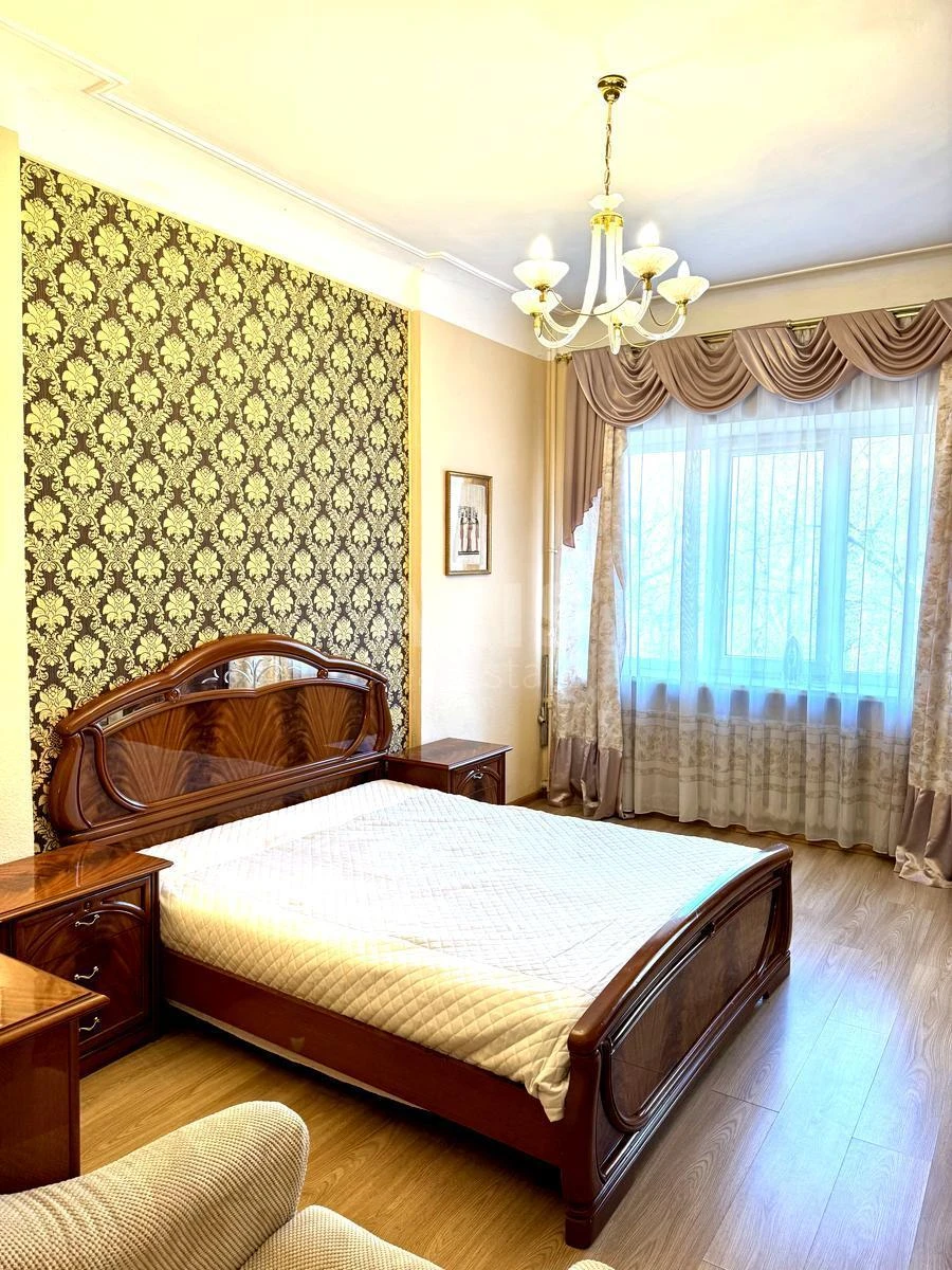 3k apartment vul. Kruglouniversytets'ka 2/1687159