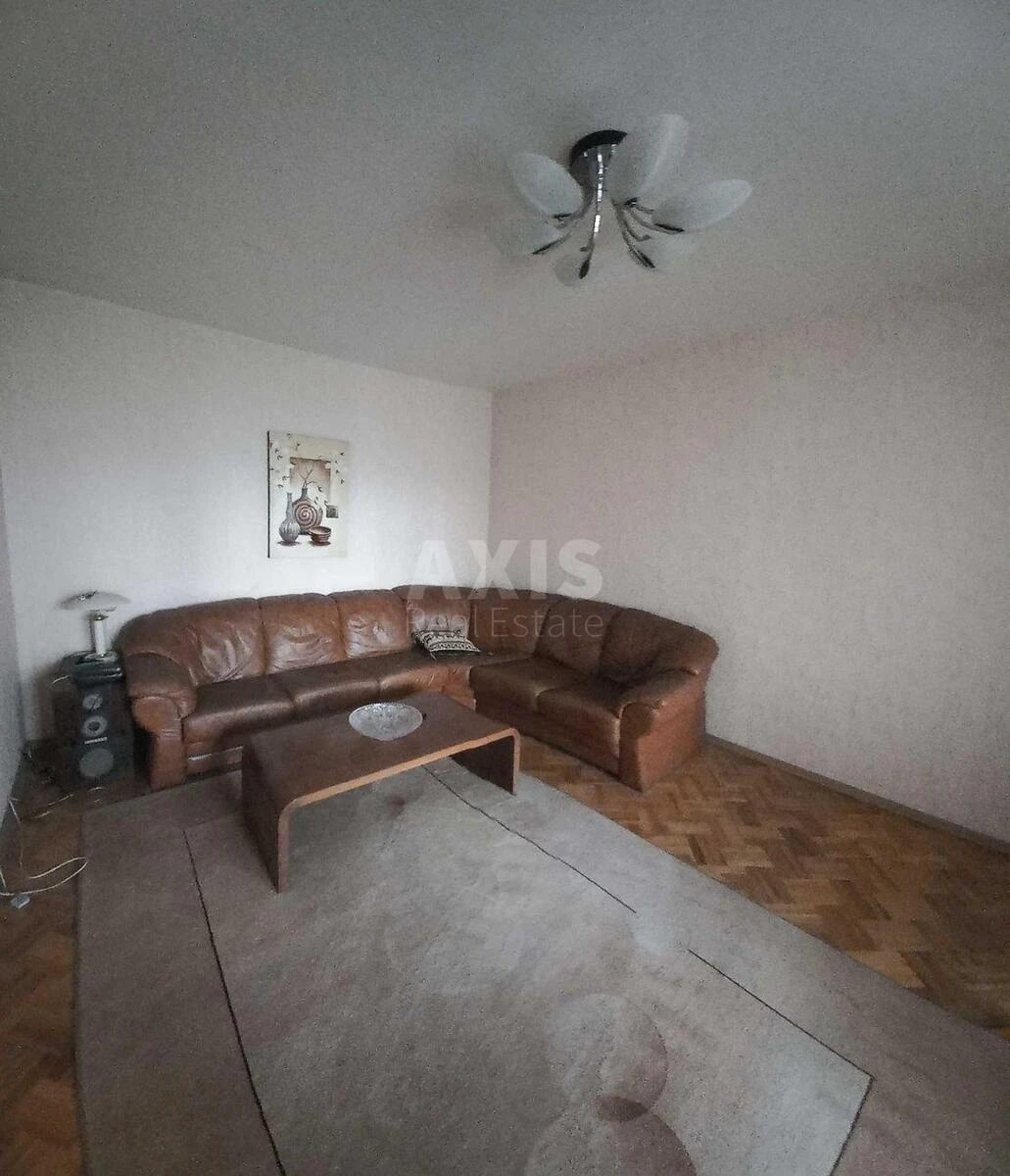 4k apartment vul. Revuc'kogo 13714061