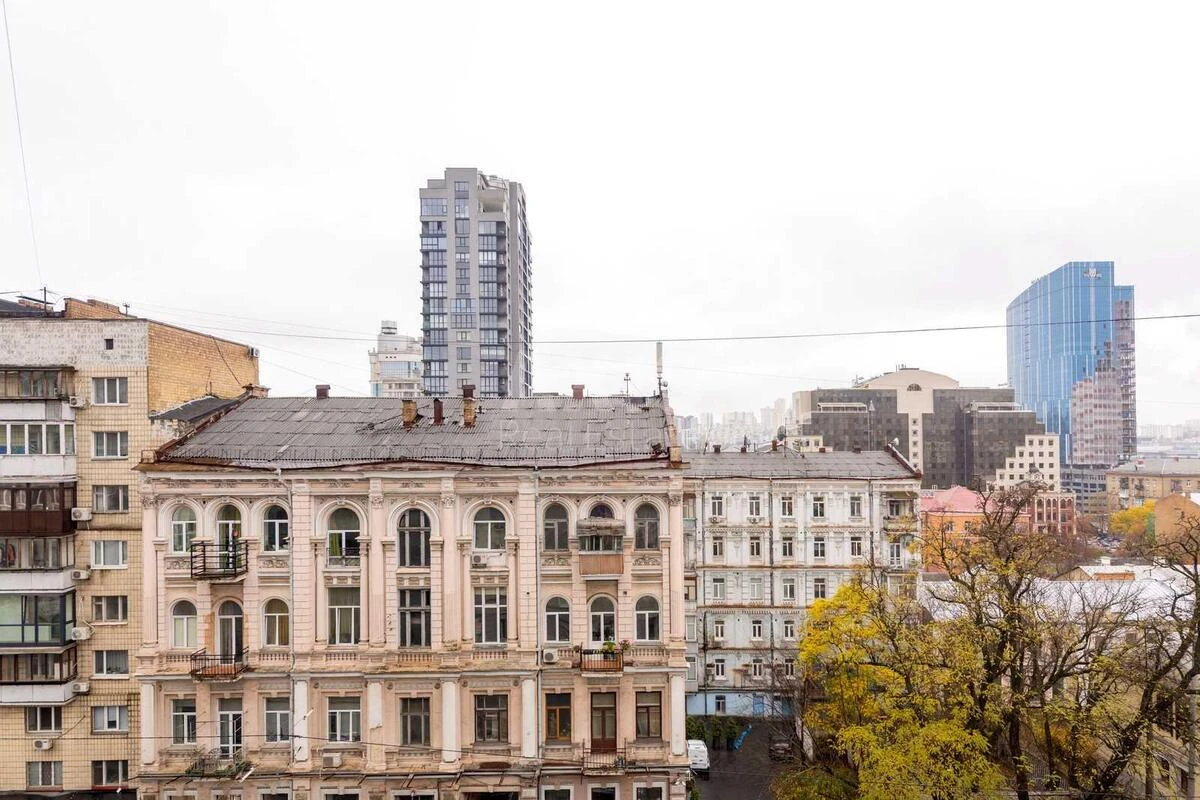 3k apartment vul. Saksagans'kogo 70Б7043316