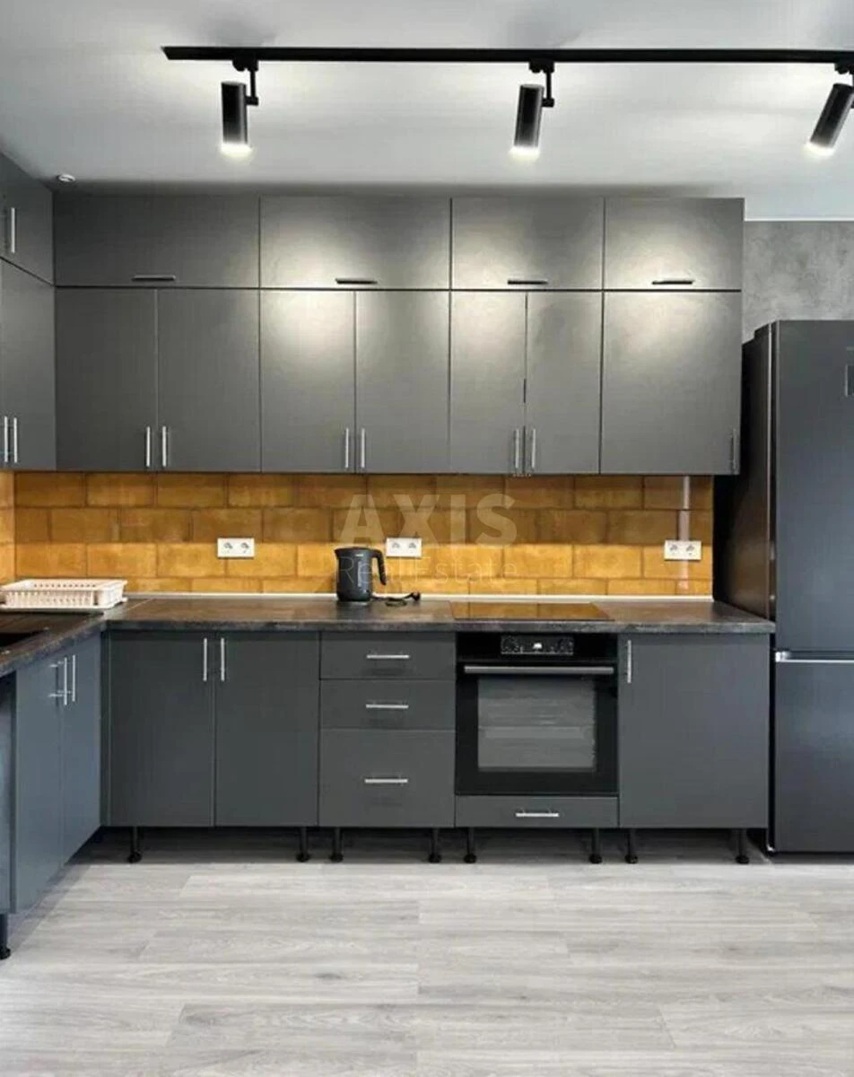 1k apartment vul. Kyrylivs'ka 37А68777
