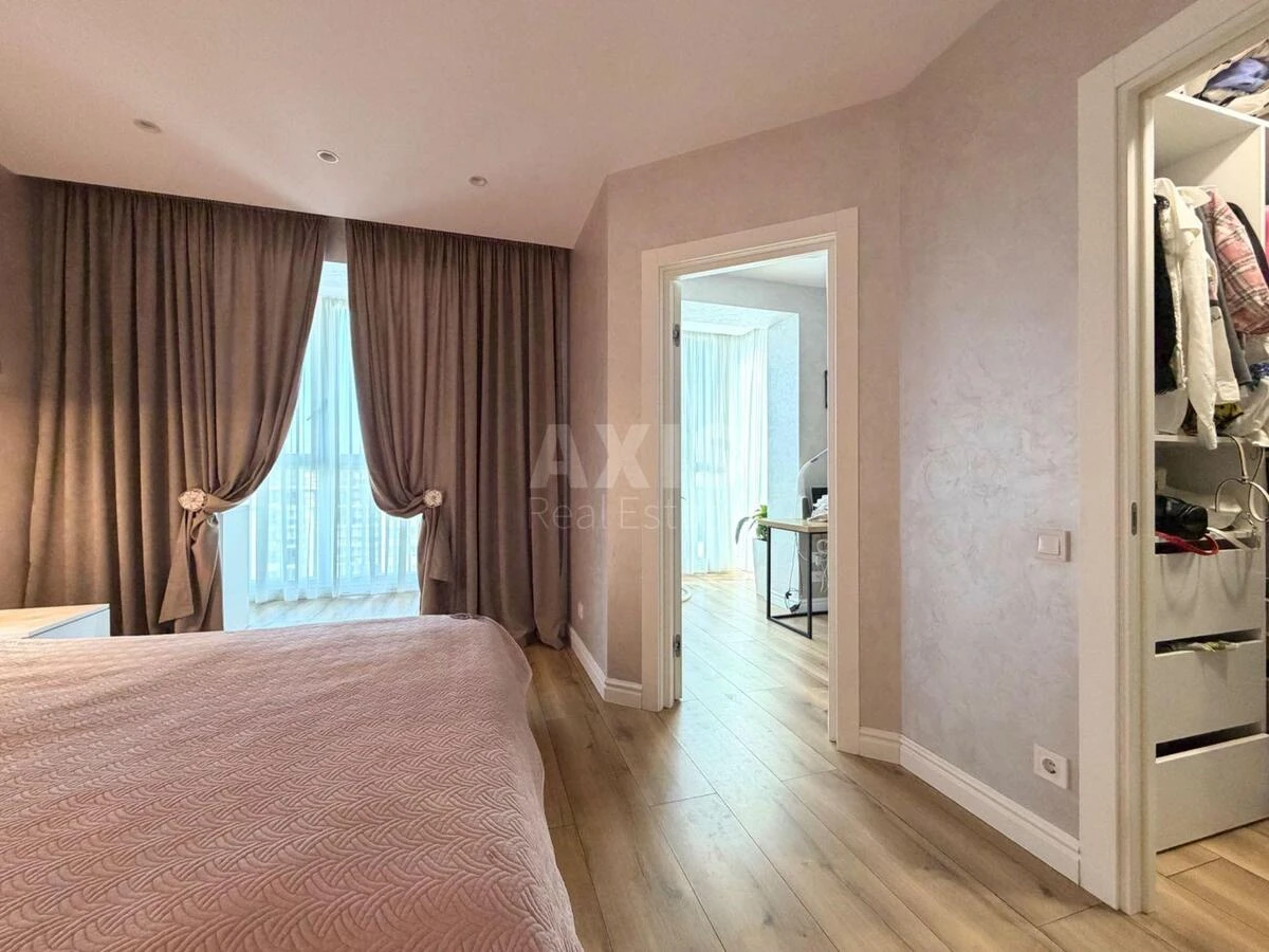 3k apartment vul. Metrologichna 1097080516