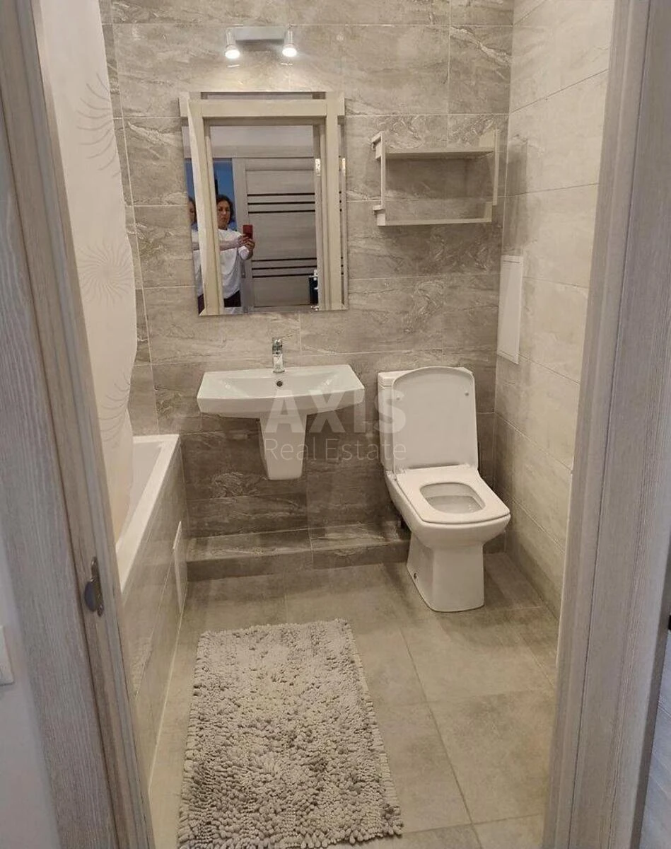 1k apartment vul. Sverstjuka Jevgena 6Е695458