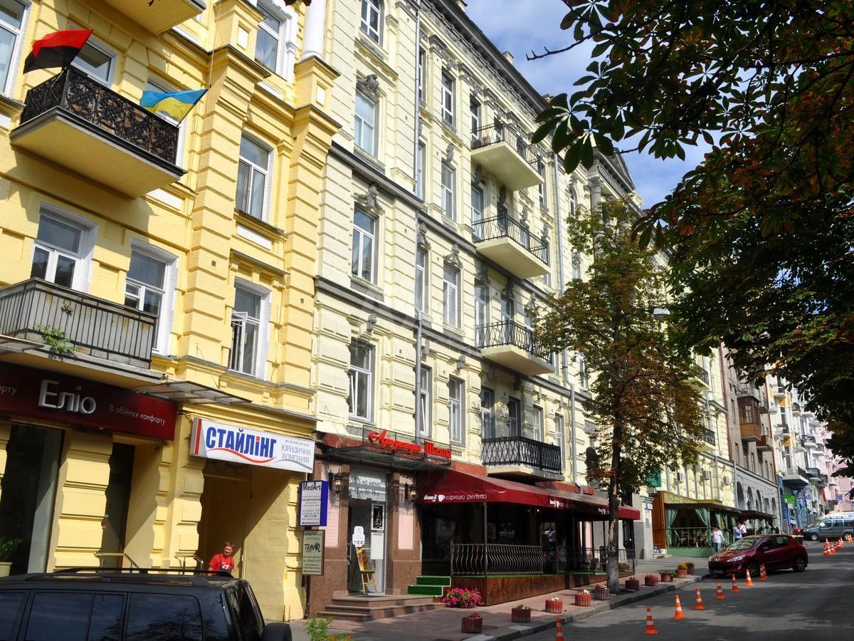 Office vul. Antonovycha 14, 491m2702535