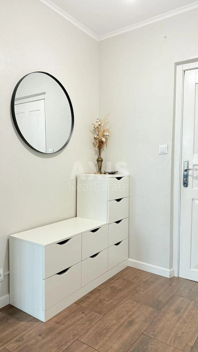 1k apartment vul. Zroshuval'na 3Б695397