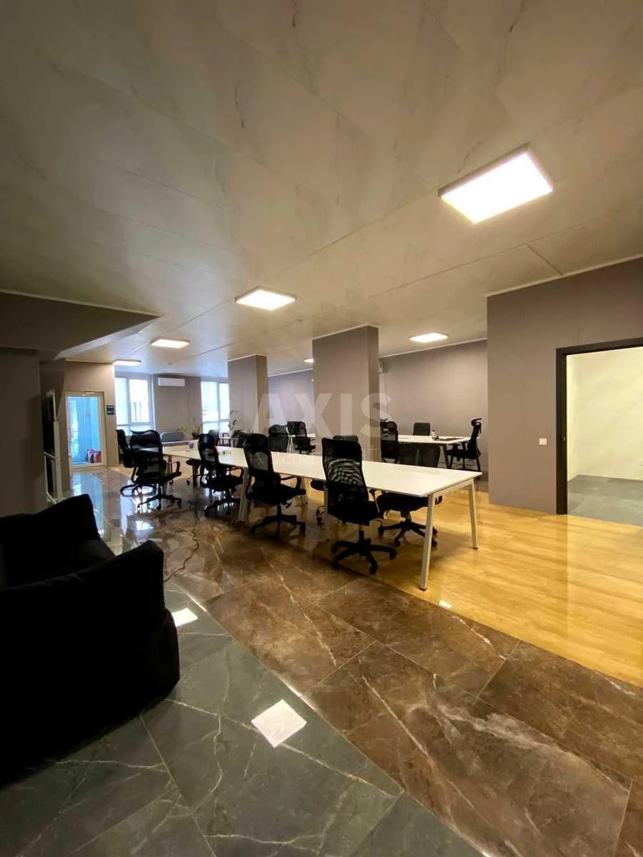 Office vul. Central'na 19, 130m271282