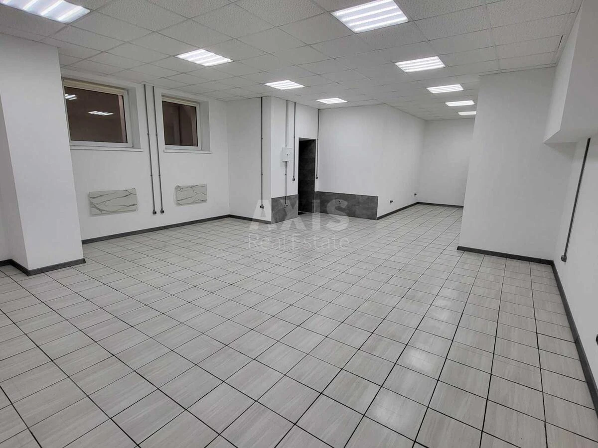 Trade object vul. Ahmatovoi' Anny 35, 58m2685355