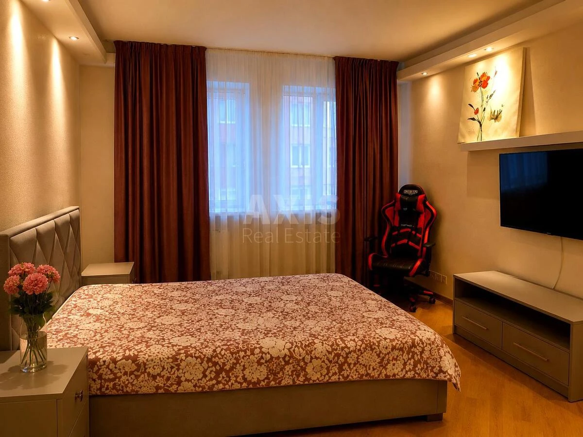 1к квартира ул. Ахматовой Анны 13689794