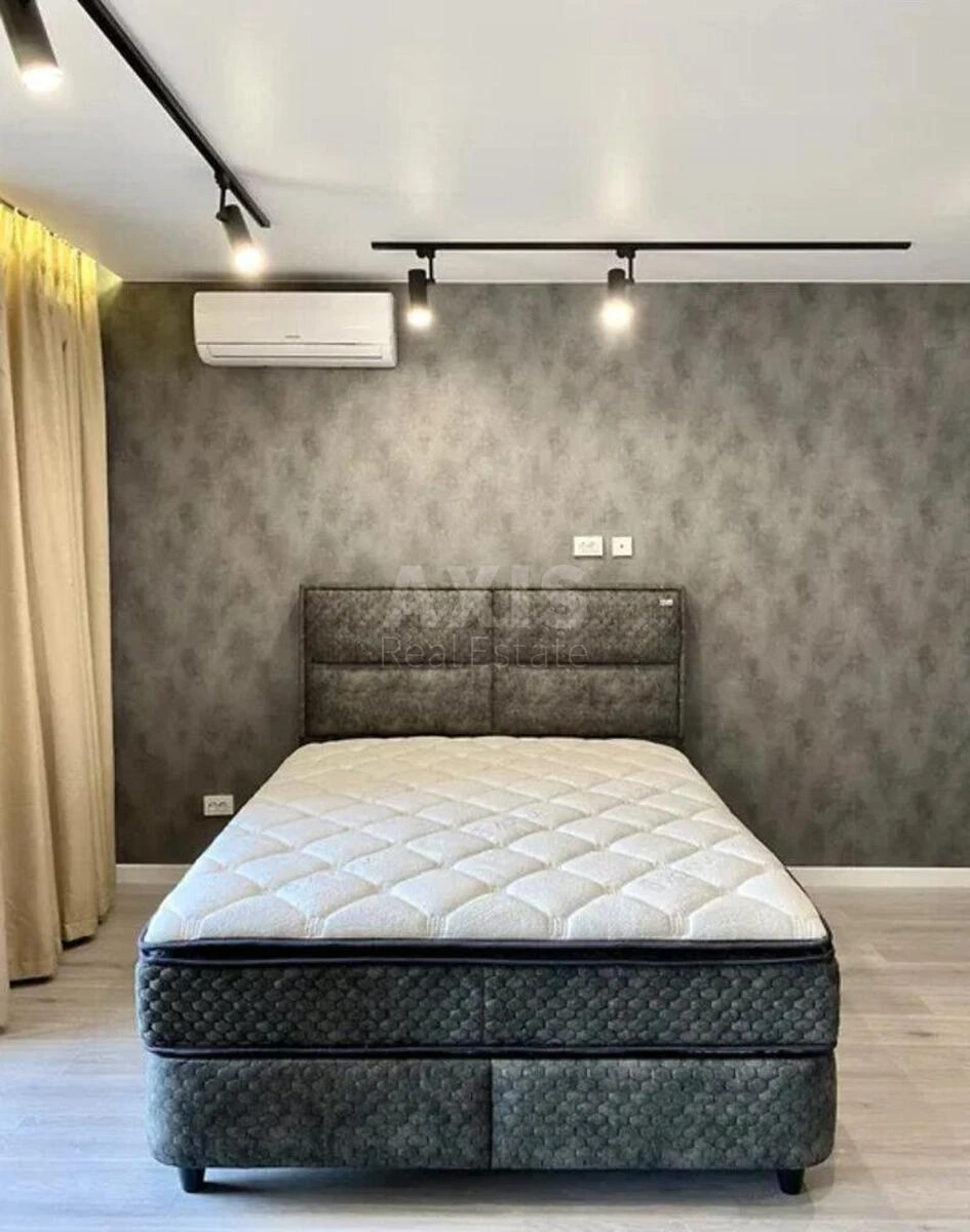 1k apartment vul. Kyrylivs'ka 37А687775