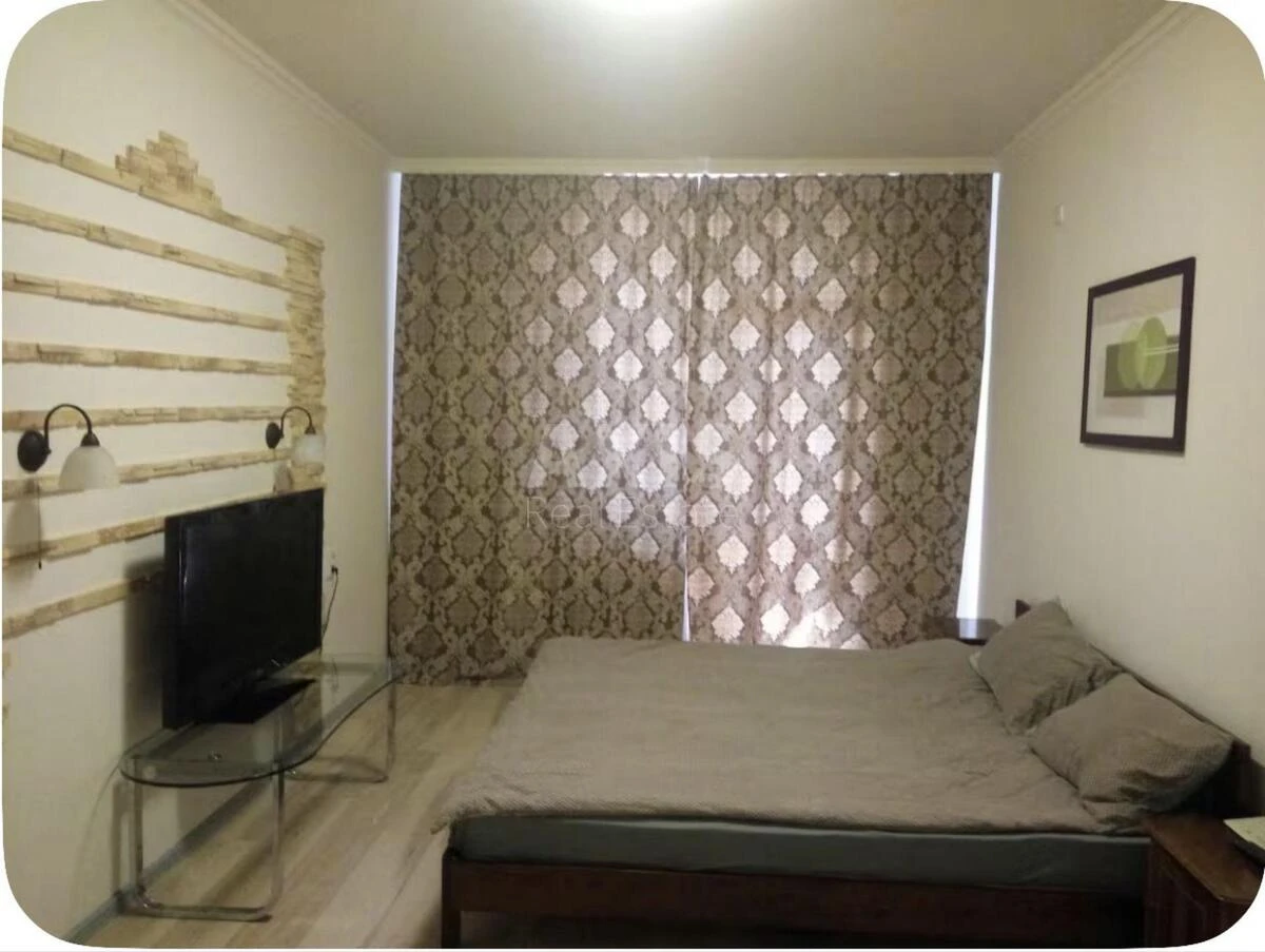 2к квартира ул. Драгоманова 40З709660