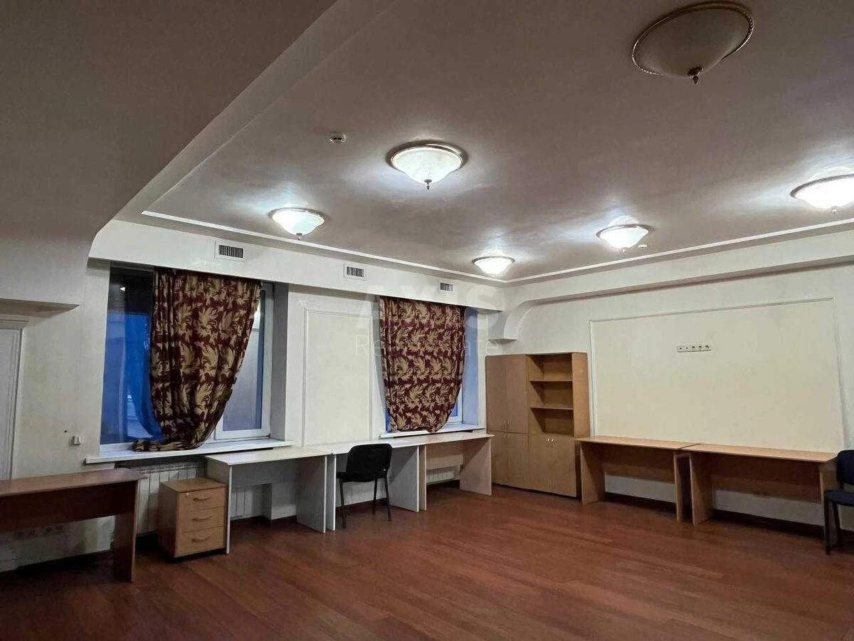Office bul. Mykoly Mikhnovskoho 19, 233m2698093
