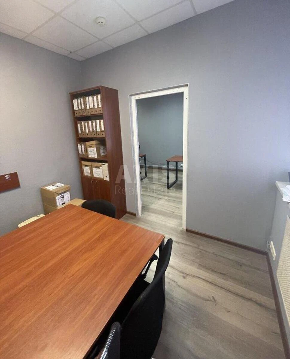 Office pl. Lesi Ukrai'nky 34, 43m2652555